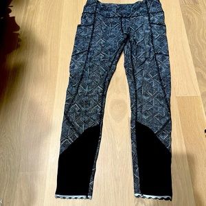 Lululemon size 4 workout pants